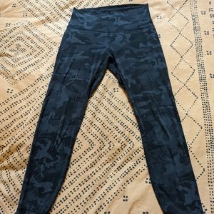 Lululemon Align cropped 7/8 leggings - size 8 camo